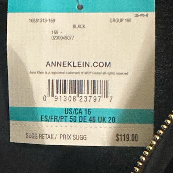 NWT ANNE KLEIN black w/ gold
Three-Quarter Sleeve Collared Jumpsuit - Picture 4 of 8